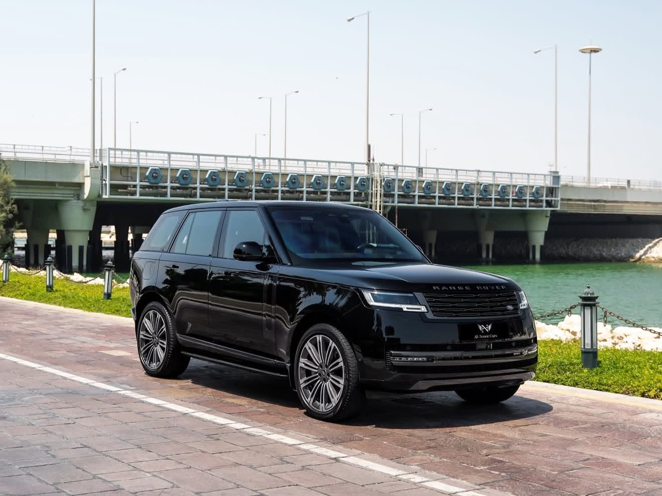 Land Rover Range Rover Vogue HSE 2023 - Image 1