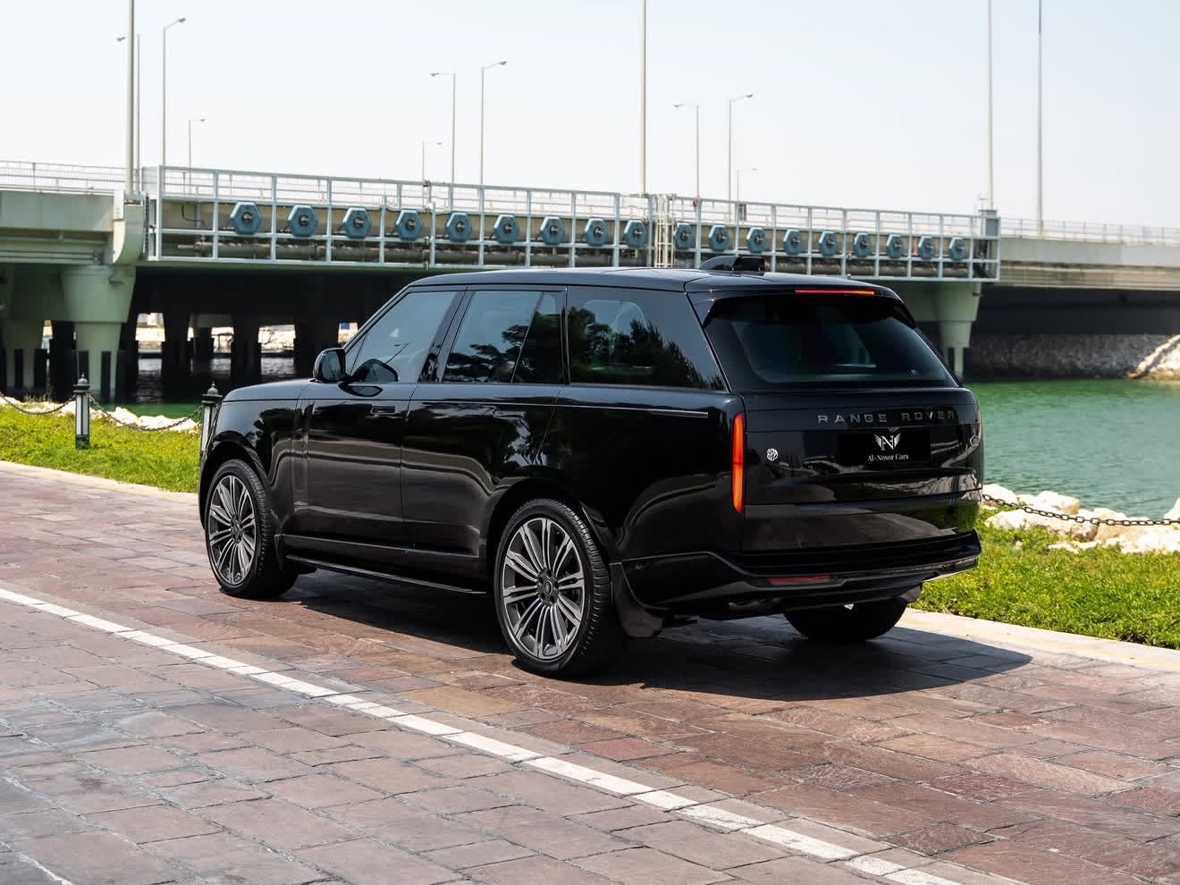 Land Rover Range Rover Vogue HSE 2023 - Image 3