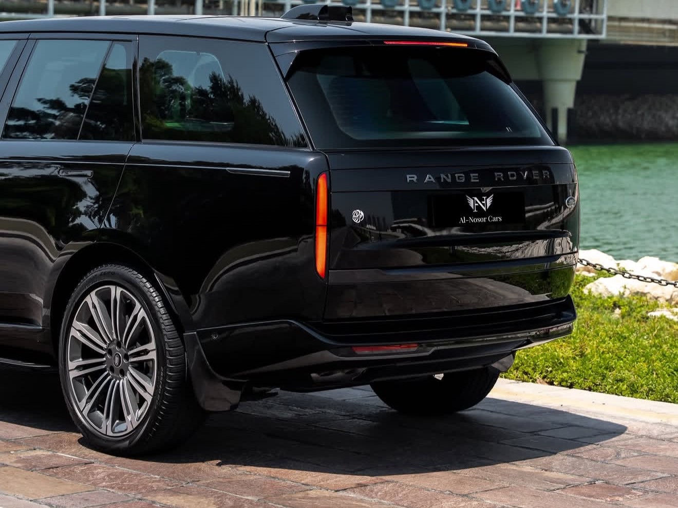 Land Rover Range Rover Vogue HSE 2023 - Image 4