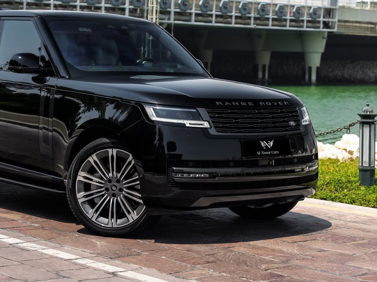 Land Rover Range Rover Vogue HSE 2023 - Image 2