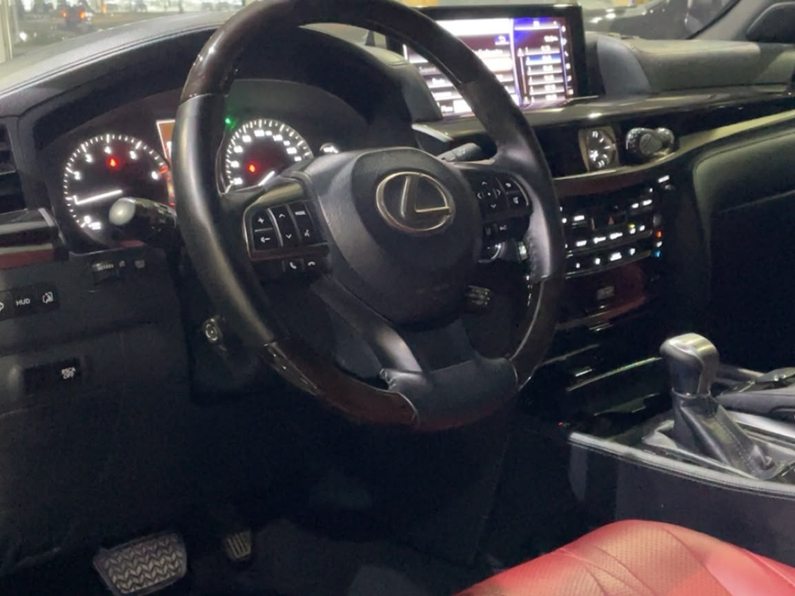 Lexus LX 570 S 2016 - Image 4