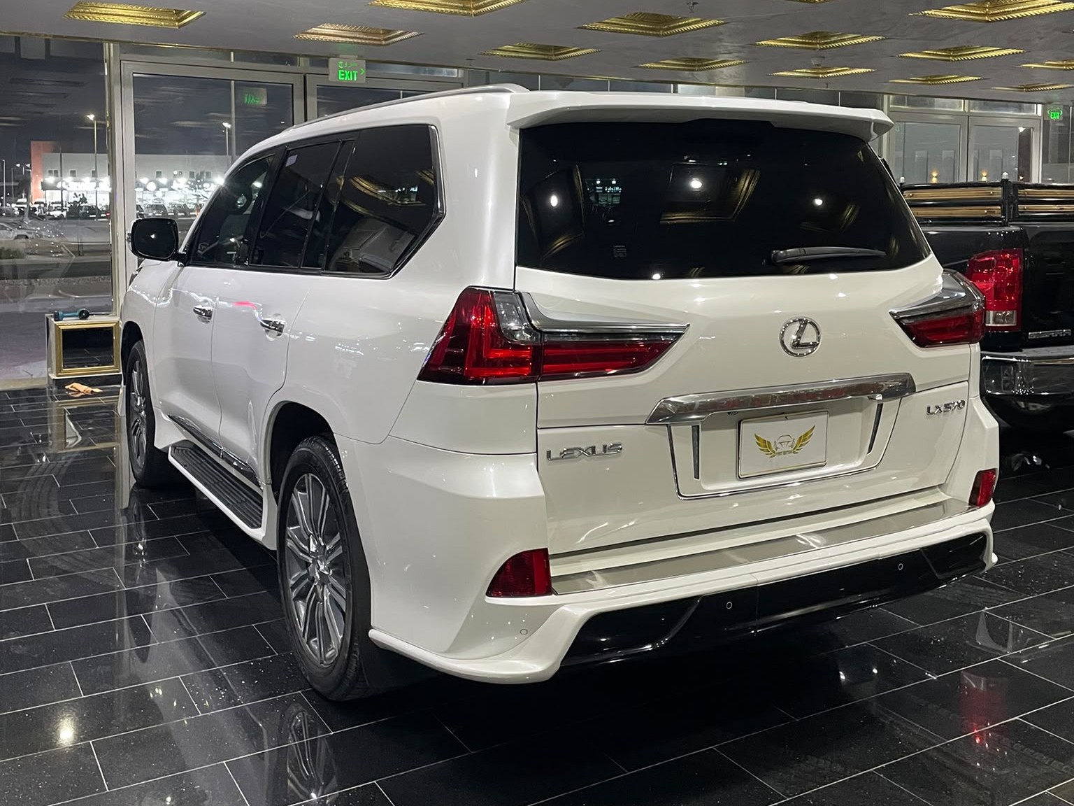 Lexus LX 570 S 2016 - Image 3