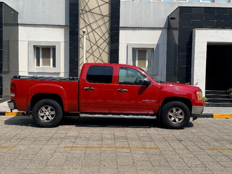GMC Sierra SLE 2010 - Image 3