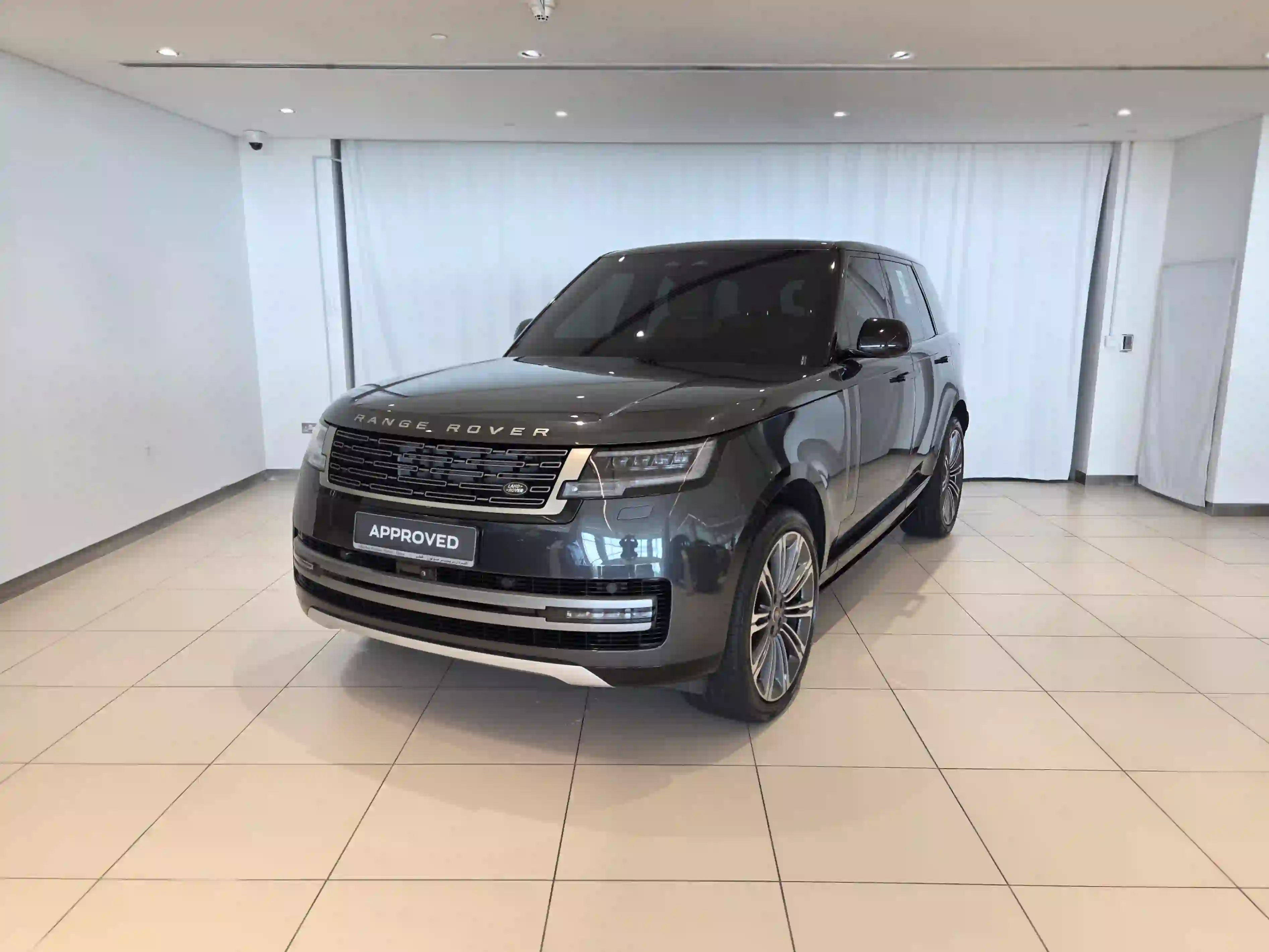 Land Rover Range Rover 4.4 V8 HSE 2024 - Image 1