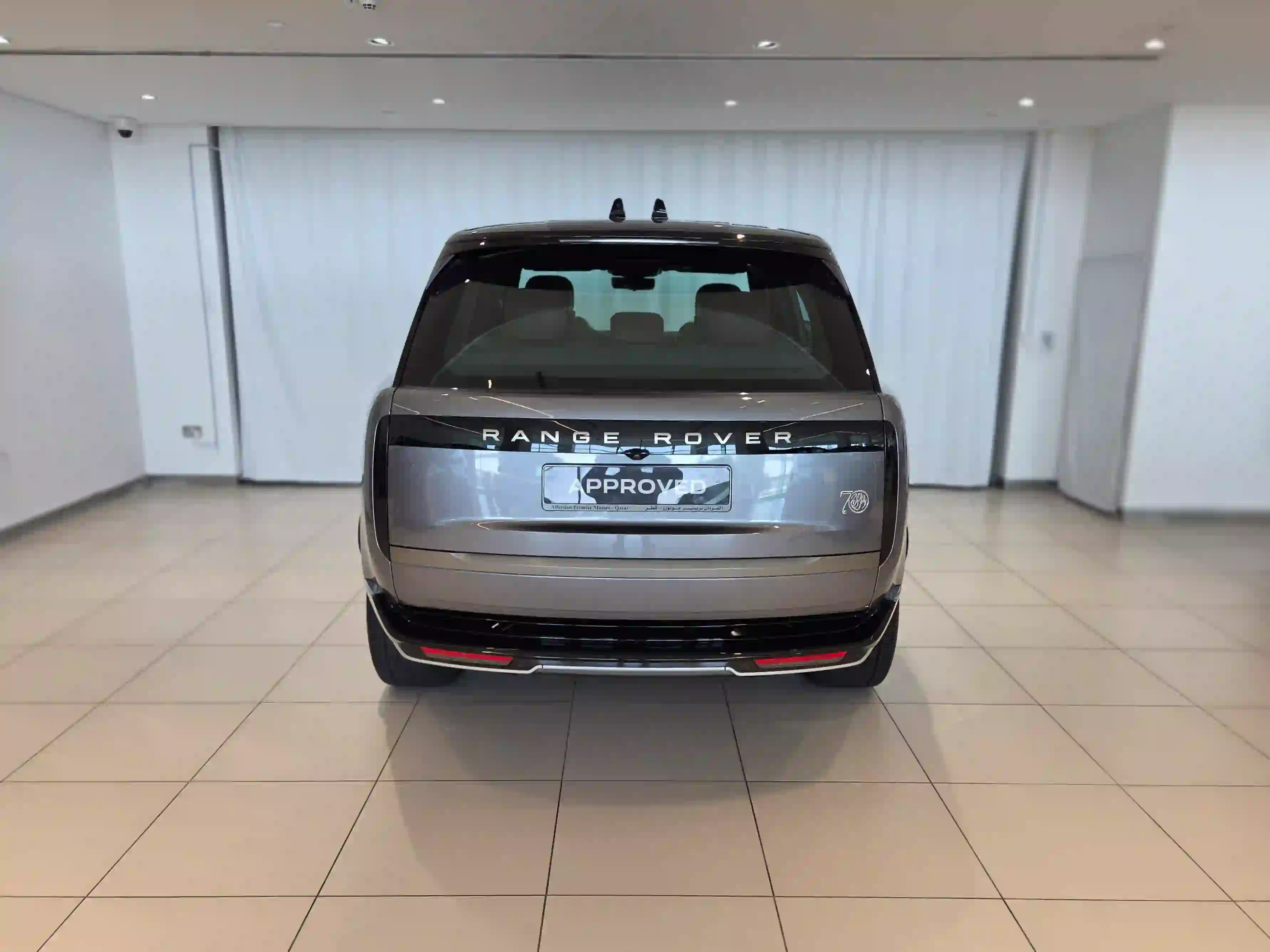Land Rover Range Rover 4.4 V8 HSE 2024 - Image 2