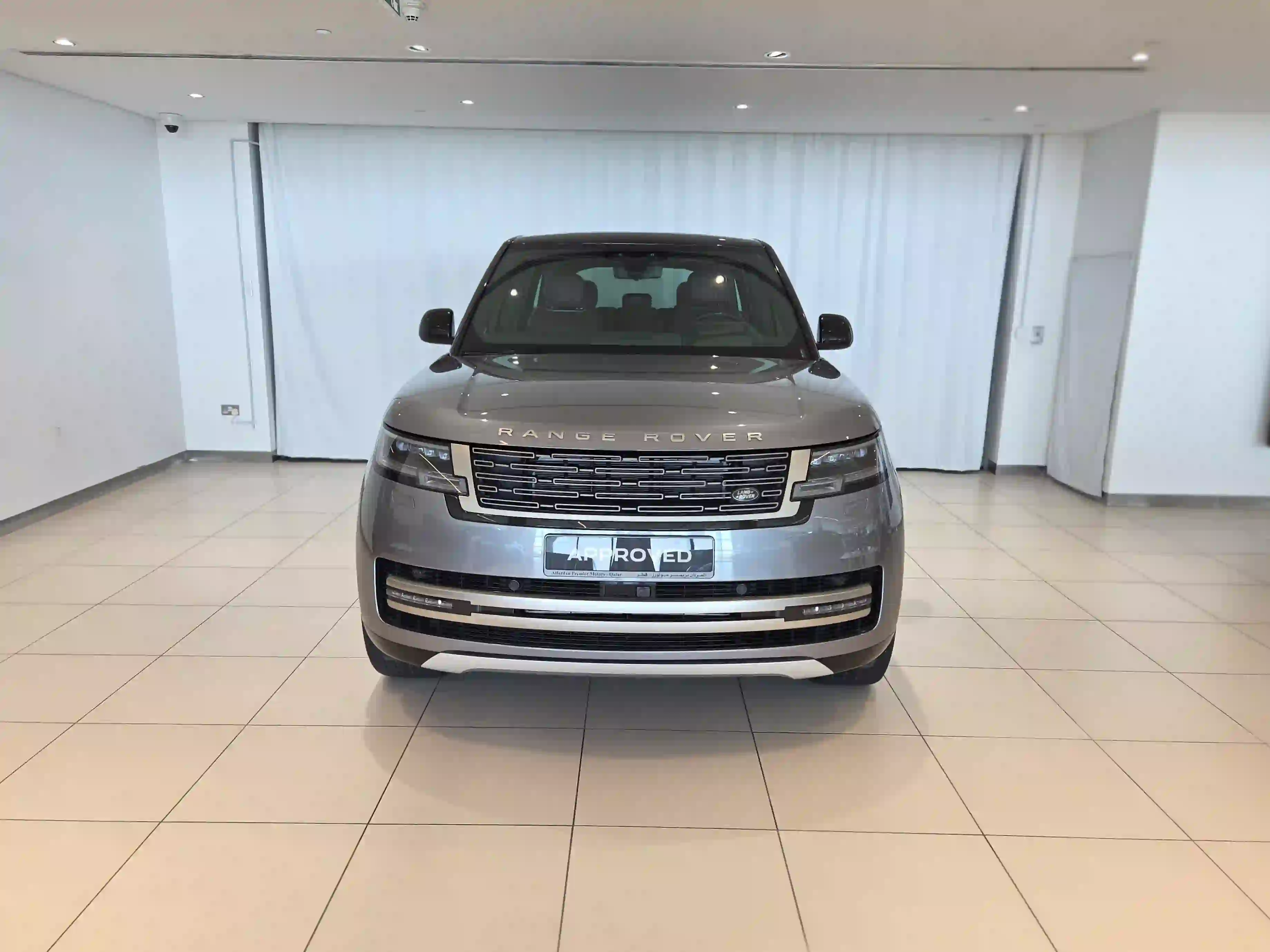 Land Rover Range Rover 4.4 V8 HSE 2024 - Image 4