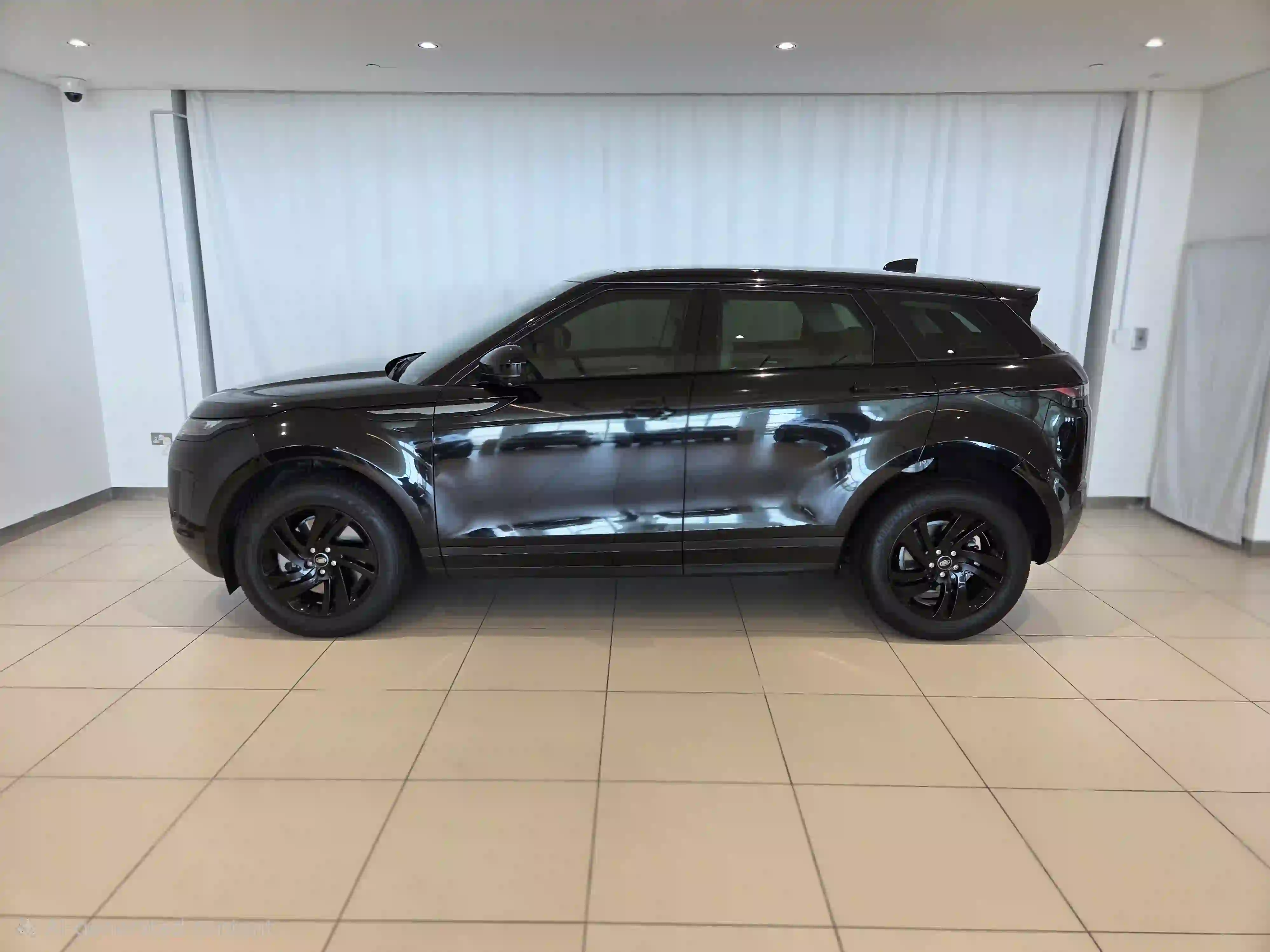 Land Rover Range Rover Evoque 2025 - Image 3