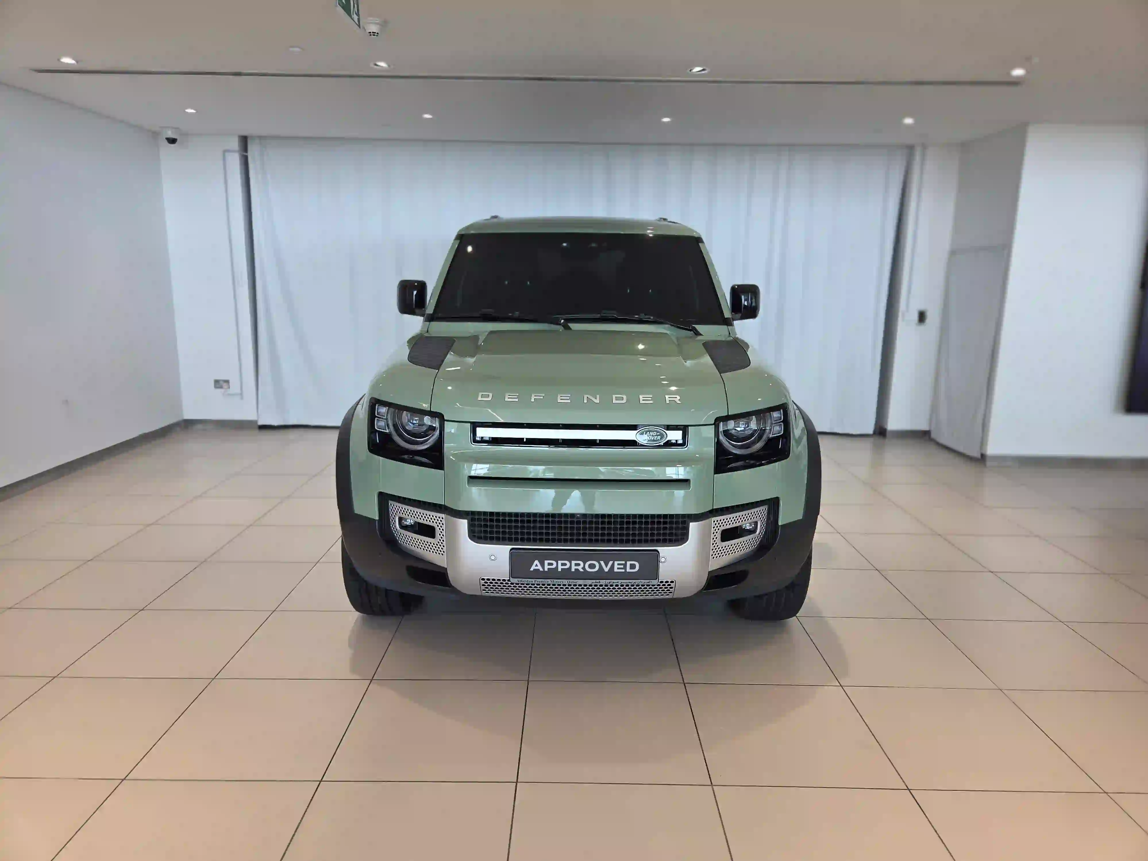 Land Rover Defender 75th Limited Edition 2023 - Image 4