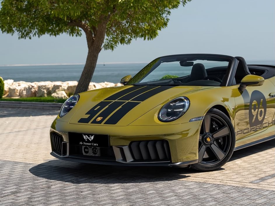 Porsche 911 2025 - Image 2