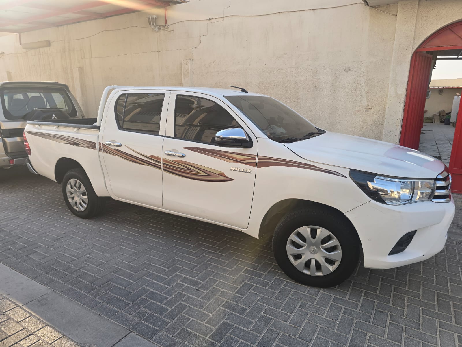 Toyota Hilux 2018 - Image 2