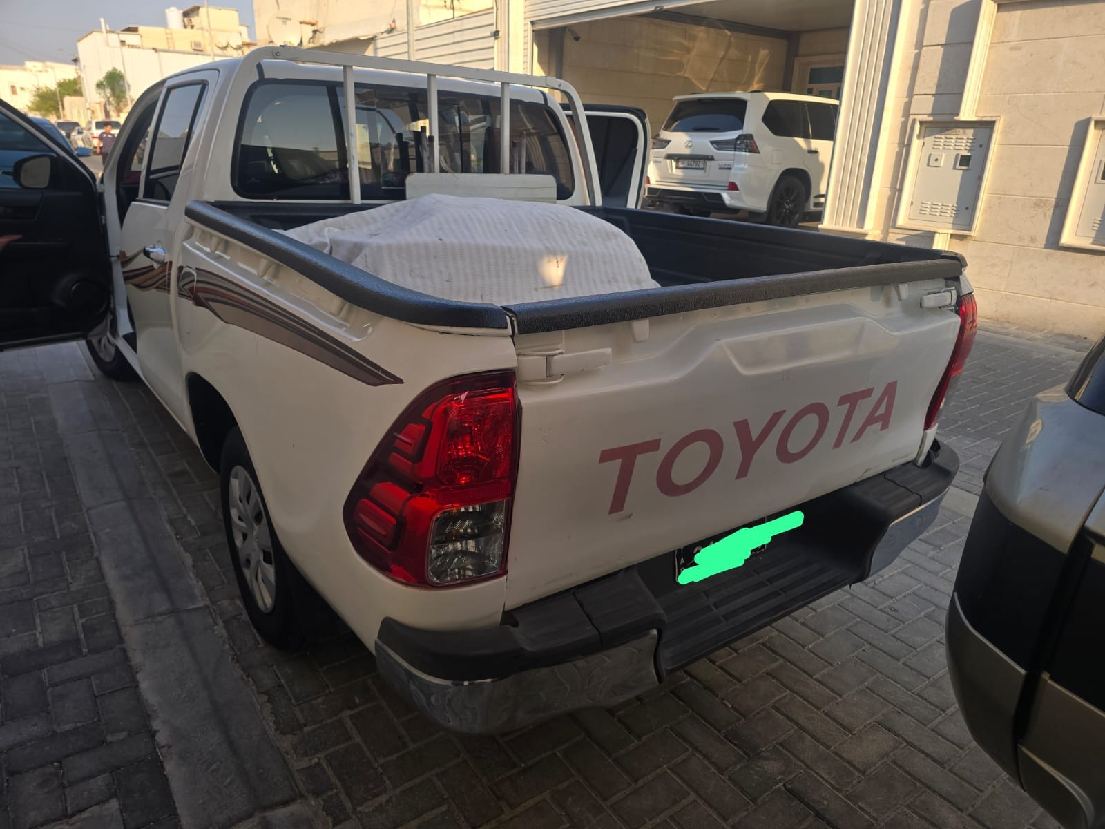 Toyota Hilux 2018 - Image 4