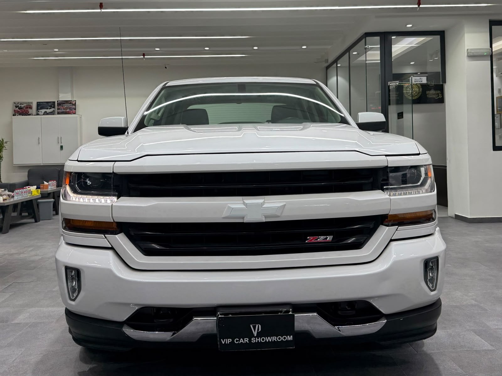 Chevrolet Silverado 2018 - Image 2