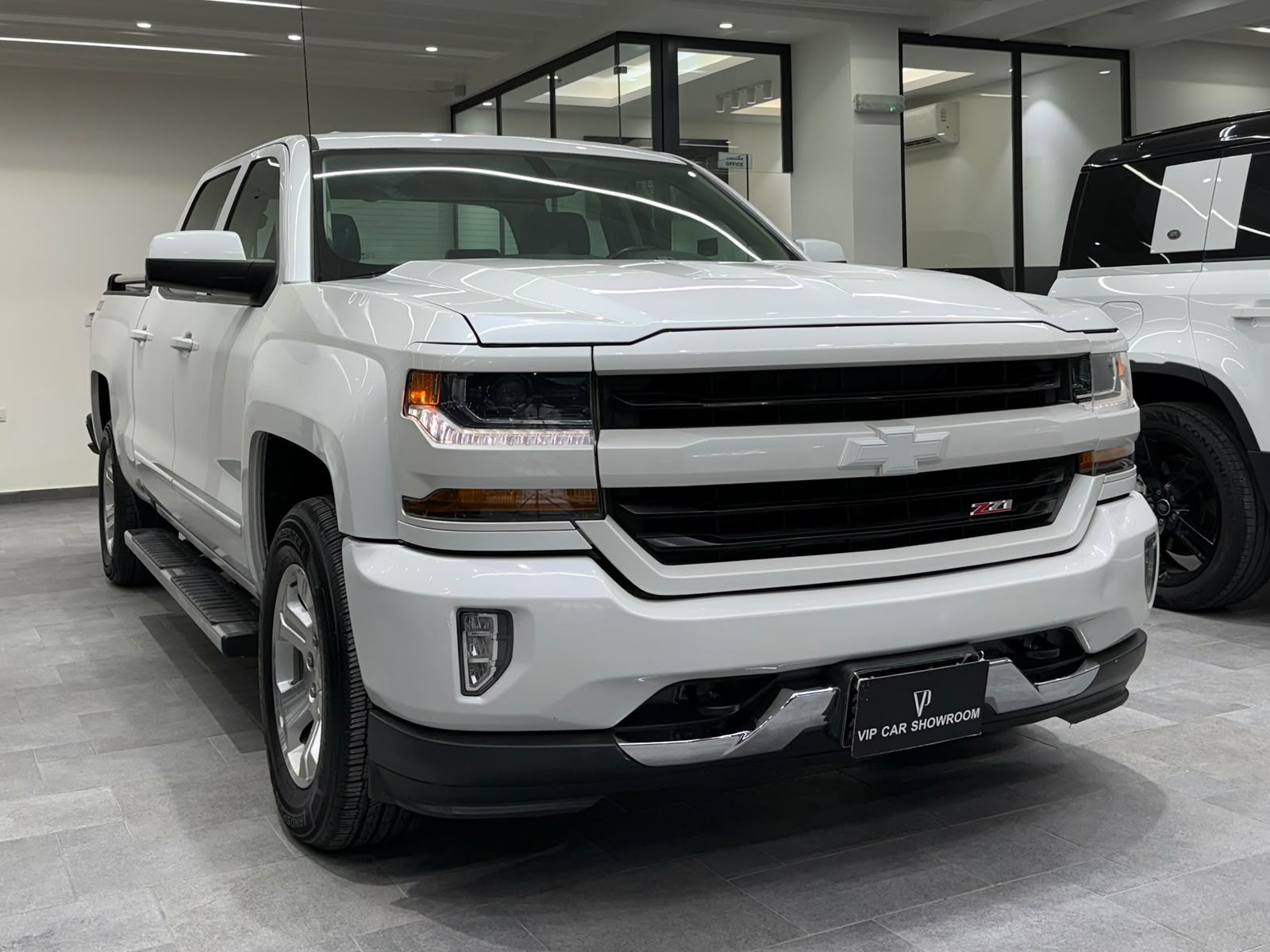 Chevrolet Silverado 2018 - Image 1