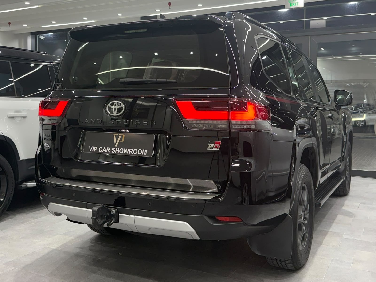 Toyota Land Cruiser GR TWIN TURBO 2024 - Image 4
