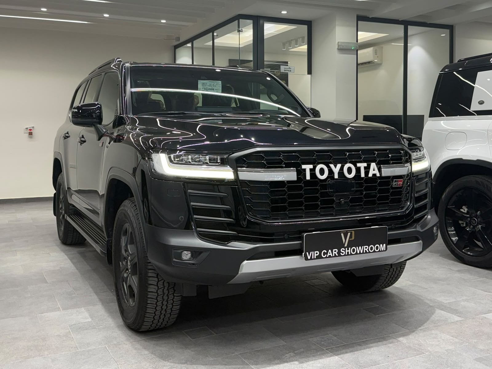 Toyota Land Cruiser GR TWIN TURBO 2024 - Image 1