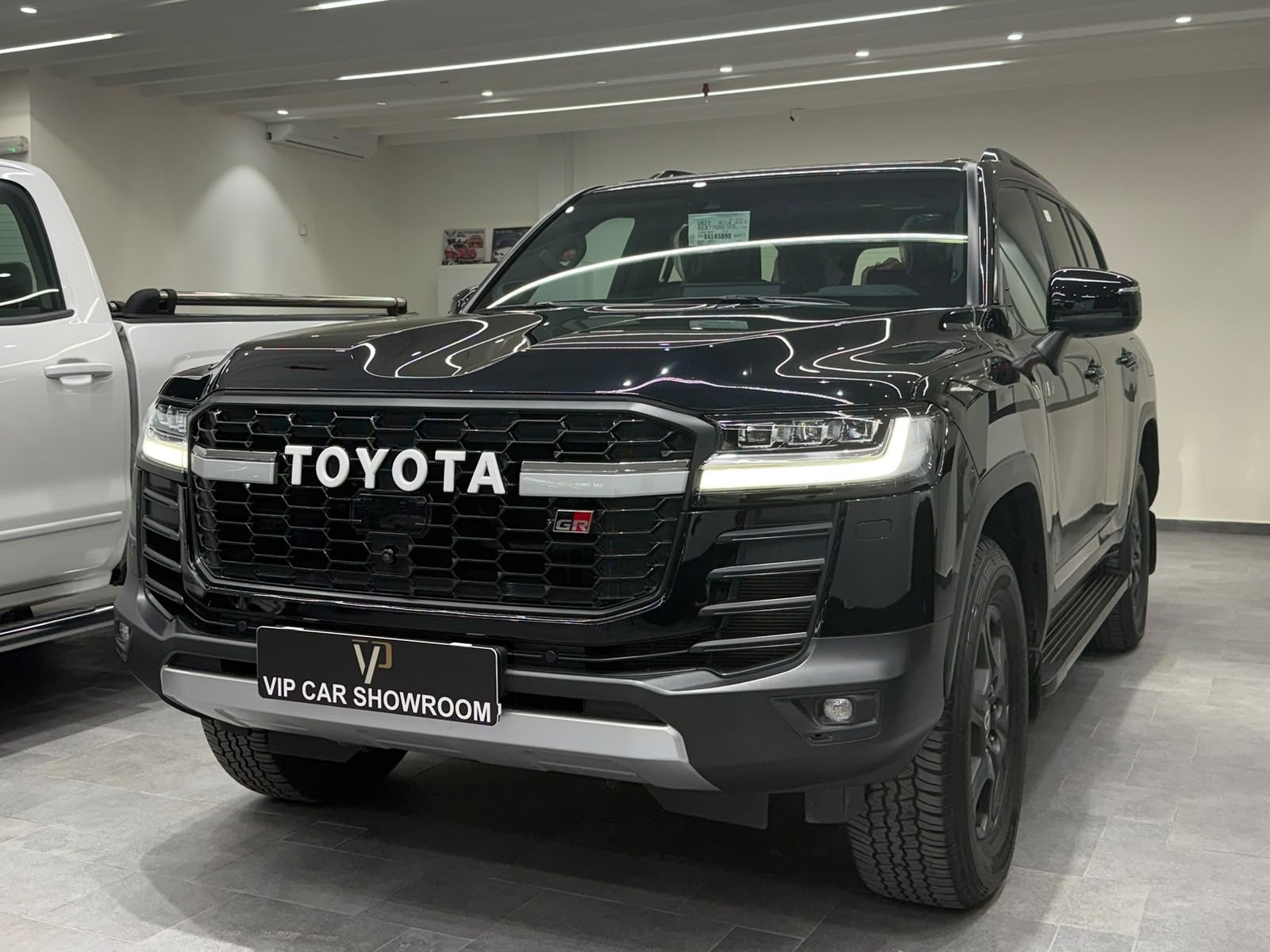 Toyota Land Cruiser GR TWIN TURBO 2024 - Image 3