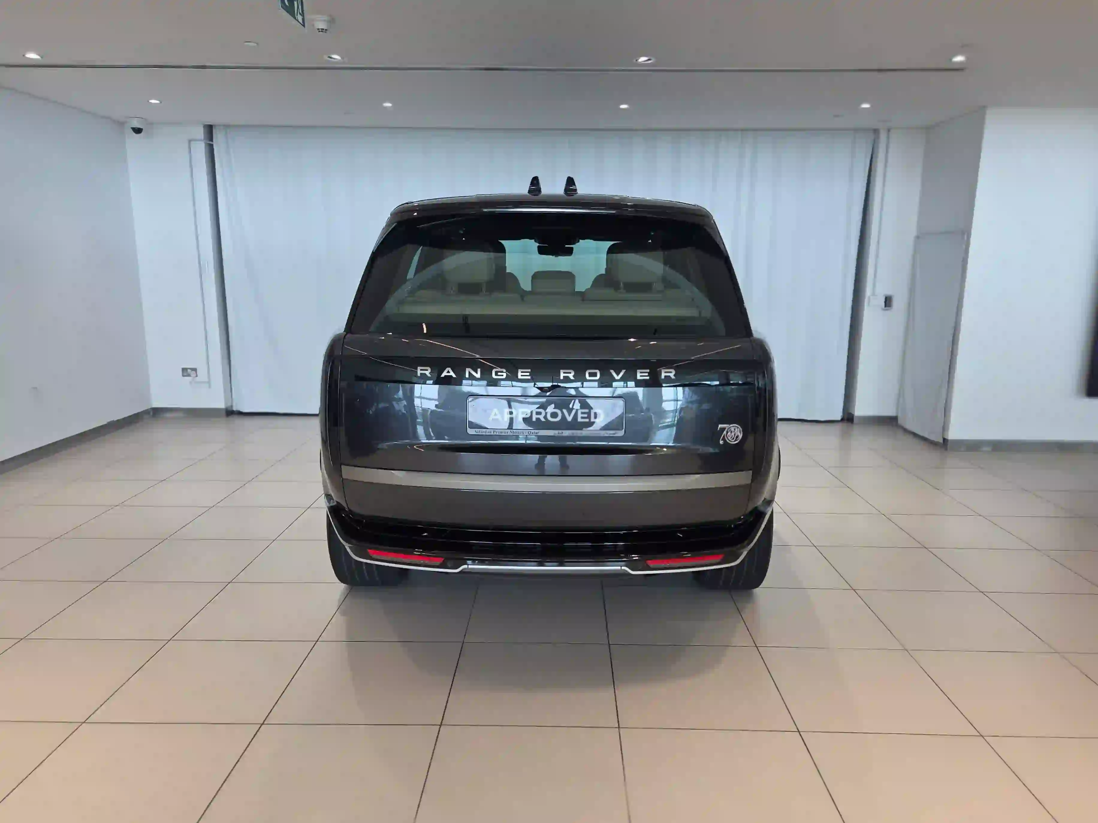 Land Rover Range Rover 4.4 V8 HSE 2024 - Image 2