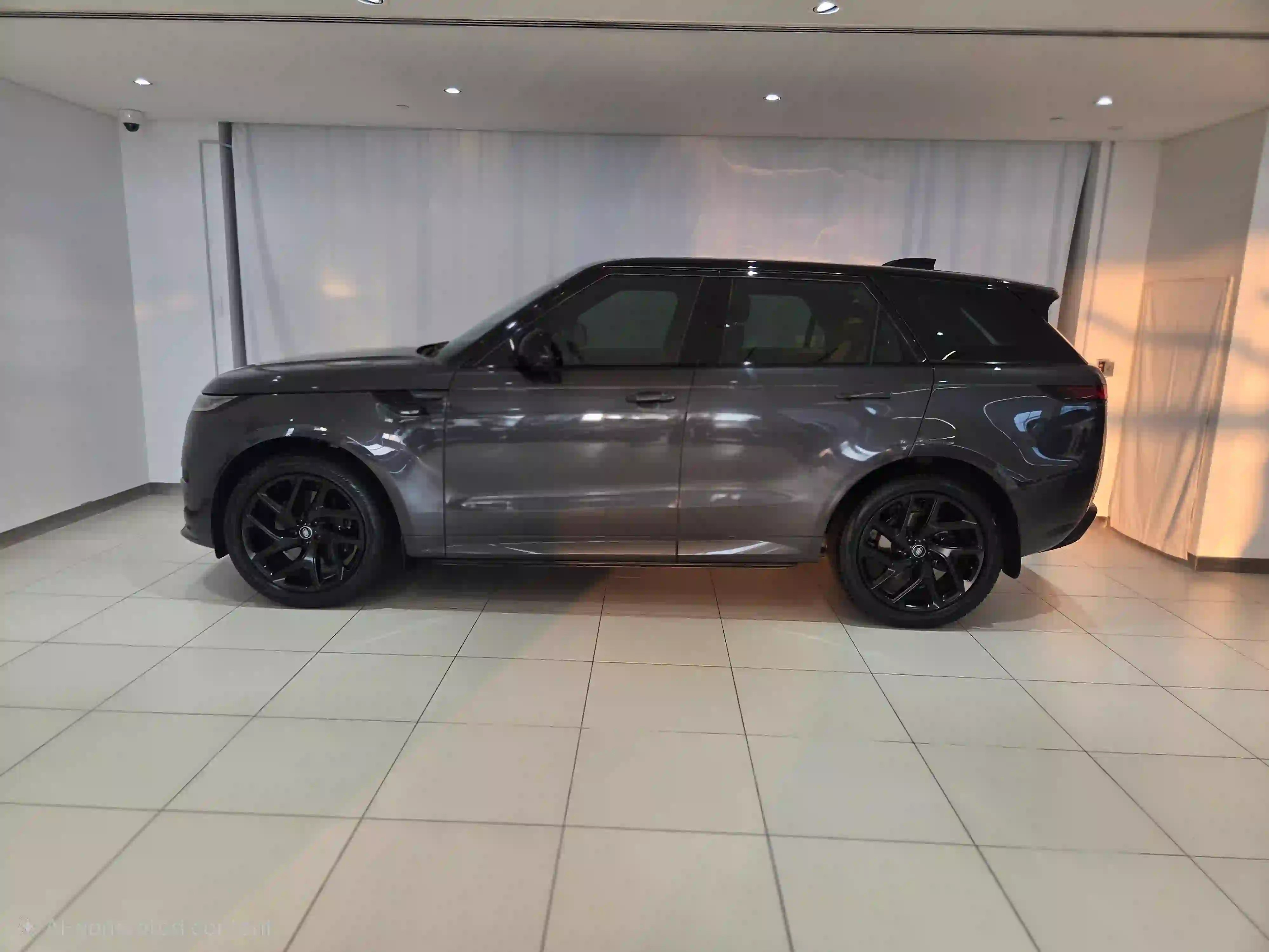 Land Rover Range Rover Sport 3.0i6 Dynamic SE 2023 - Image 3