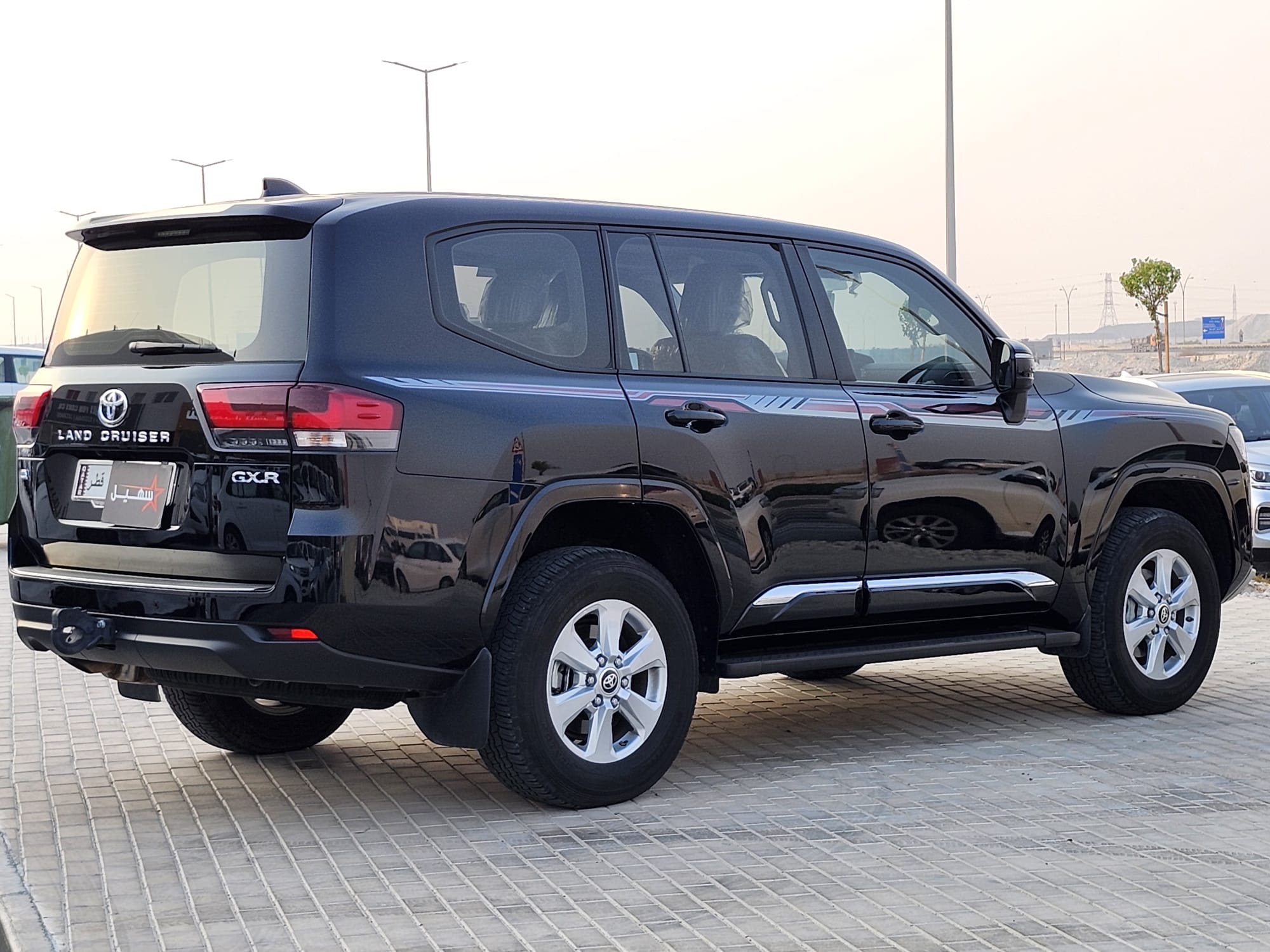 Toyota Land Cruiser GXR v6 2025 - Image 2