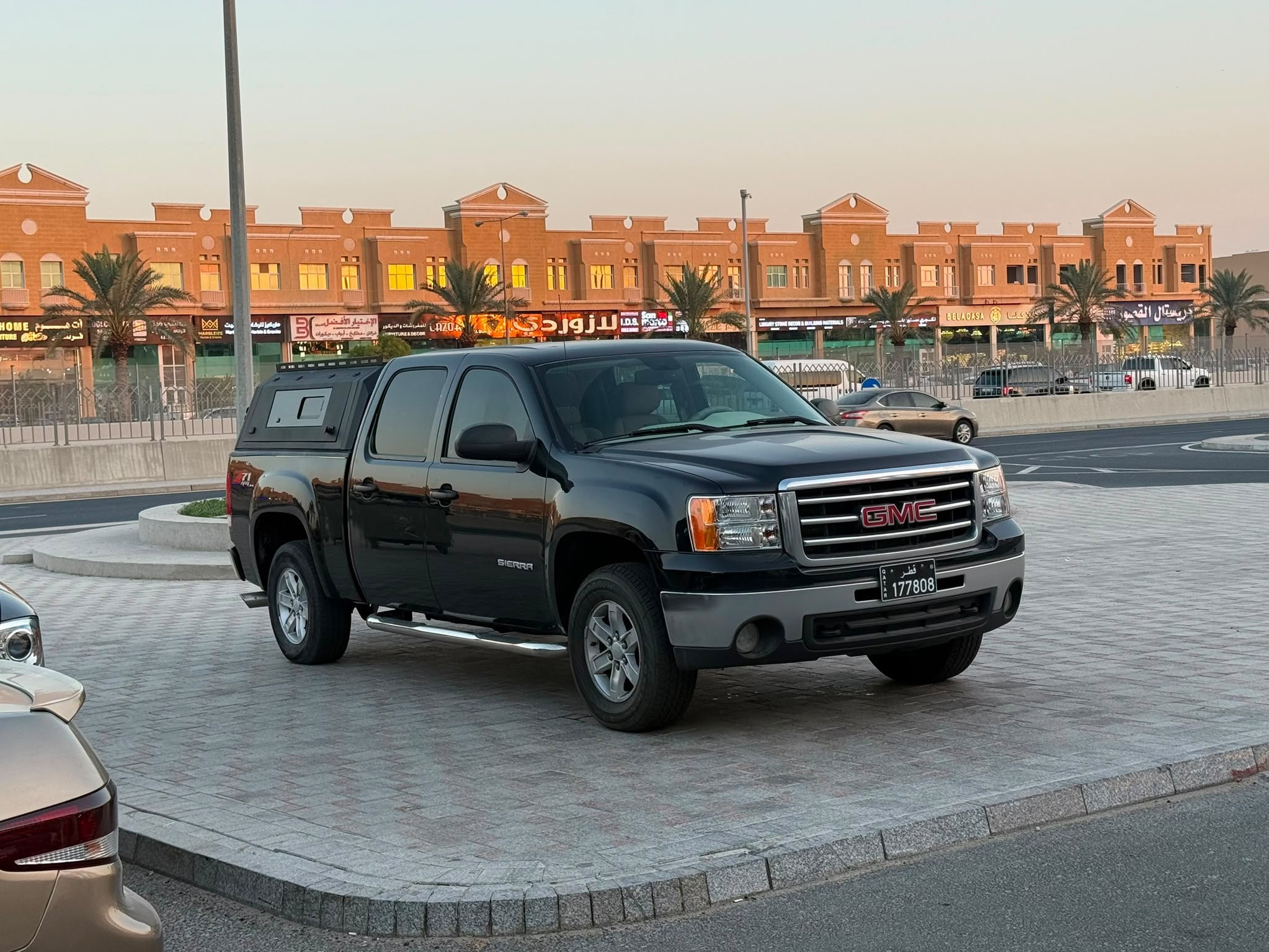 GMC Sierra SLE 2013 - Image 1