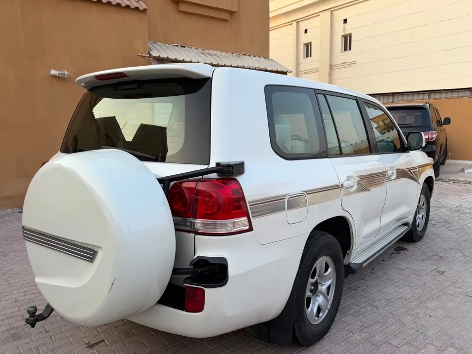 Toyota Land Cruiser GX 2010 - Image 4