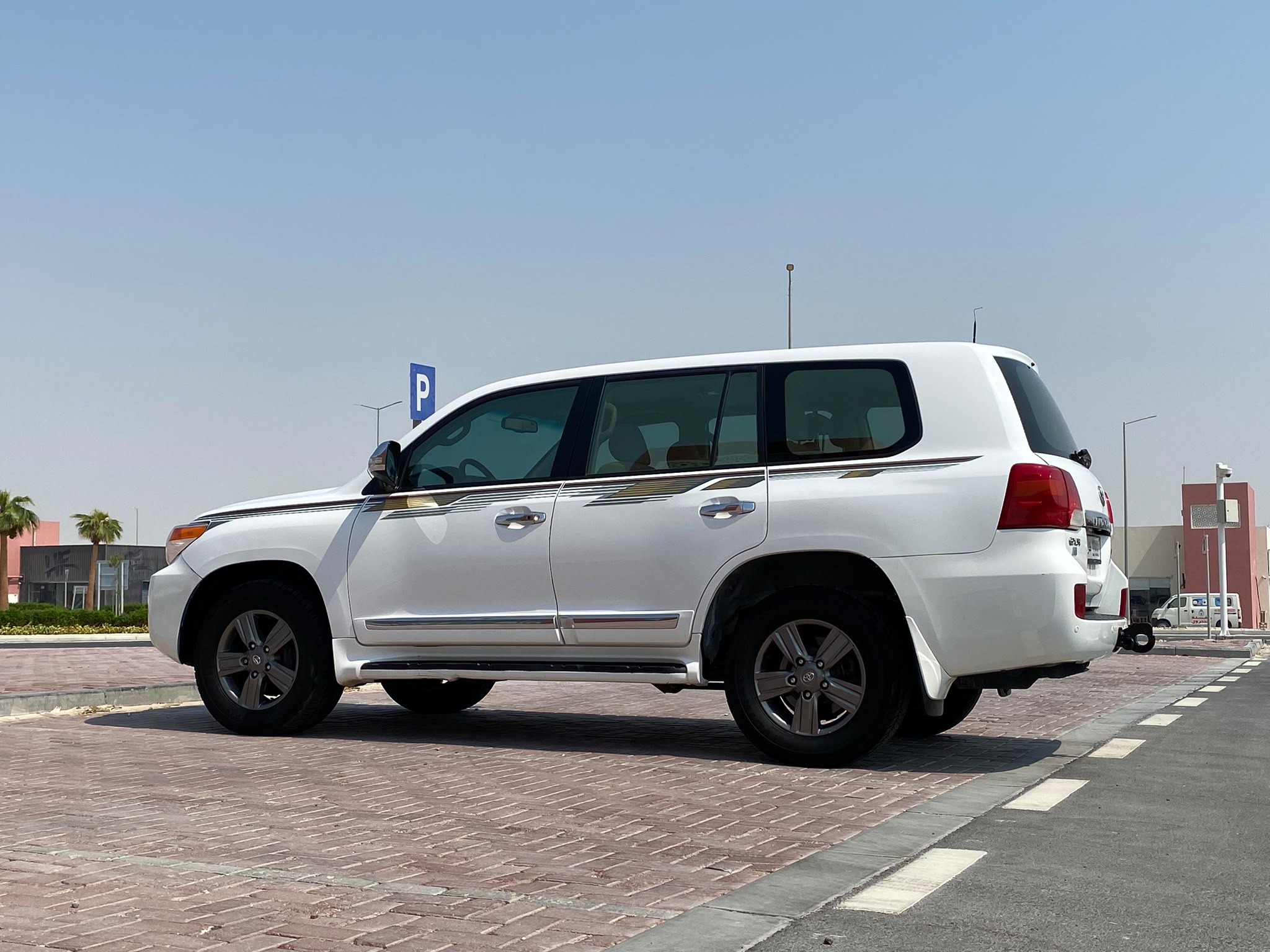 Toyota Land Cruiser GXR v8 2014 - Image 3