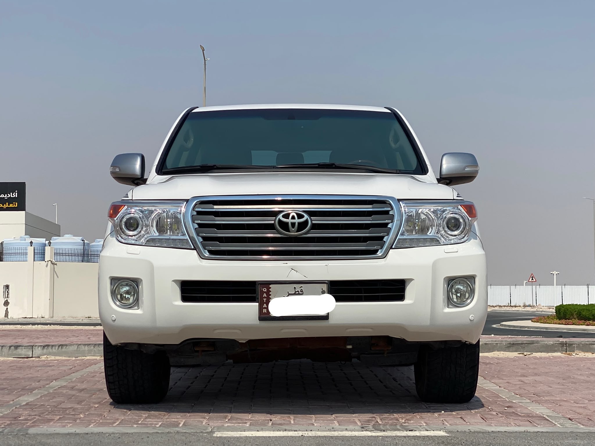 Toyota Land Cruiser GXR v8 2014 - Image 2