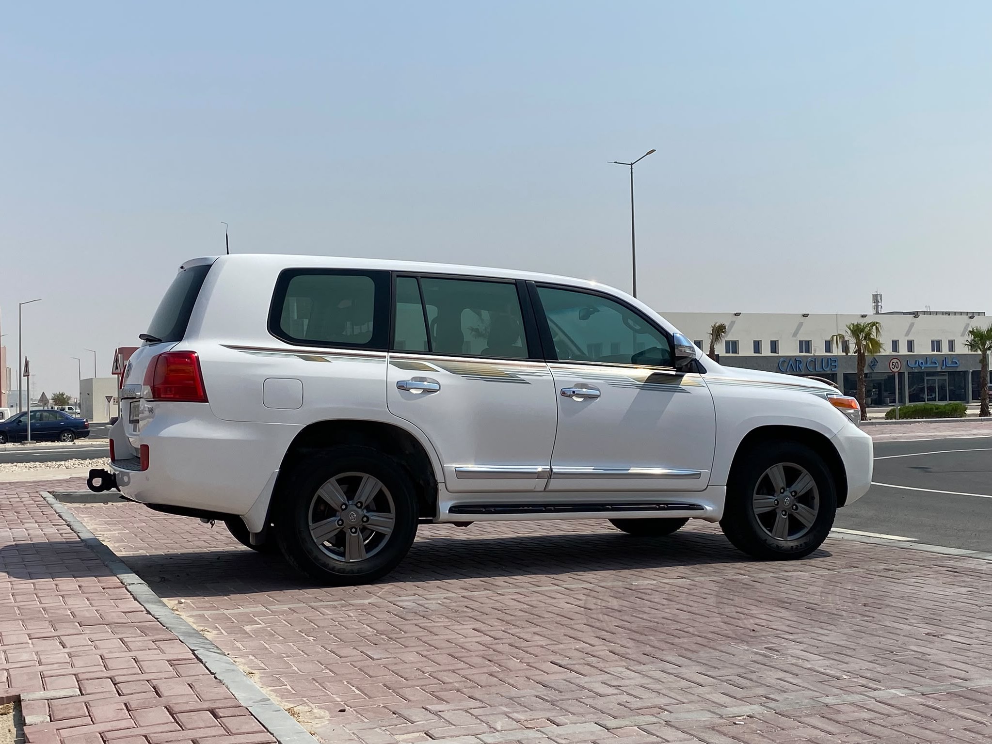Toyota Land Cruiser GXR v8 2014 - Image 4