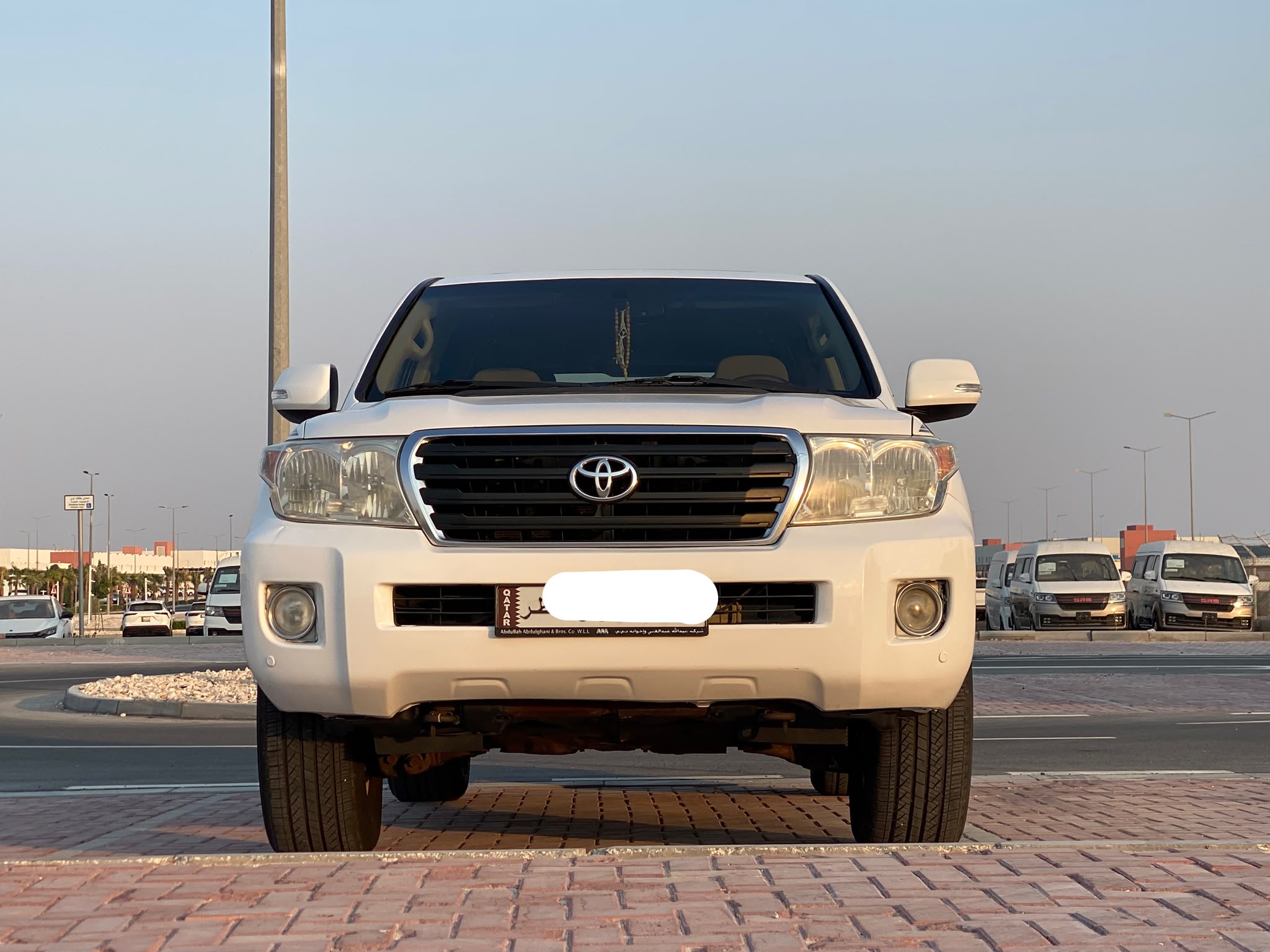 Toyota Land Cruiser GXR v8 2014 - Image 2