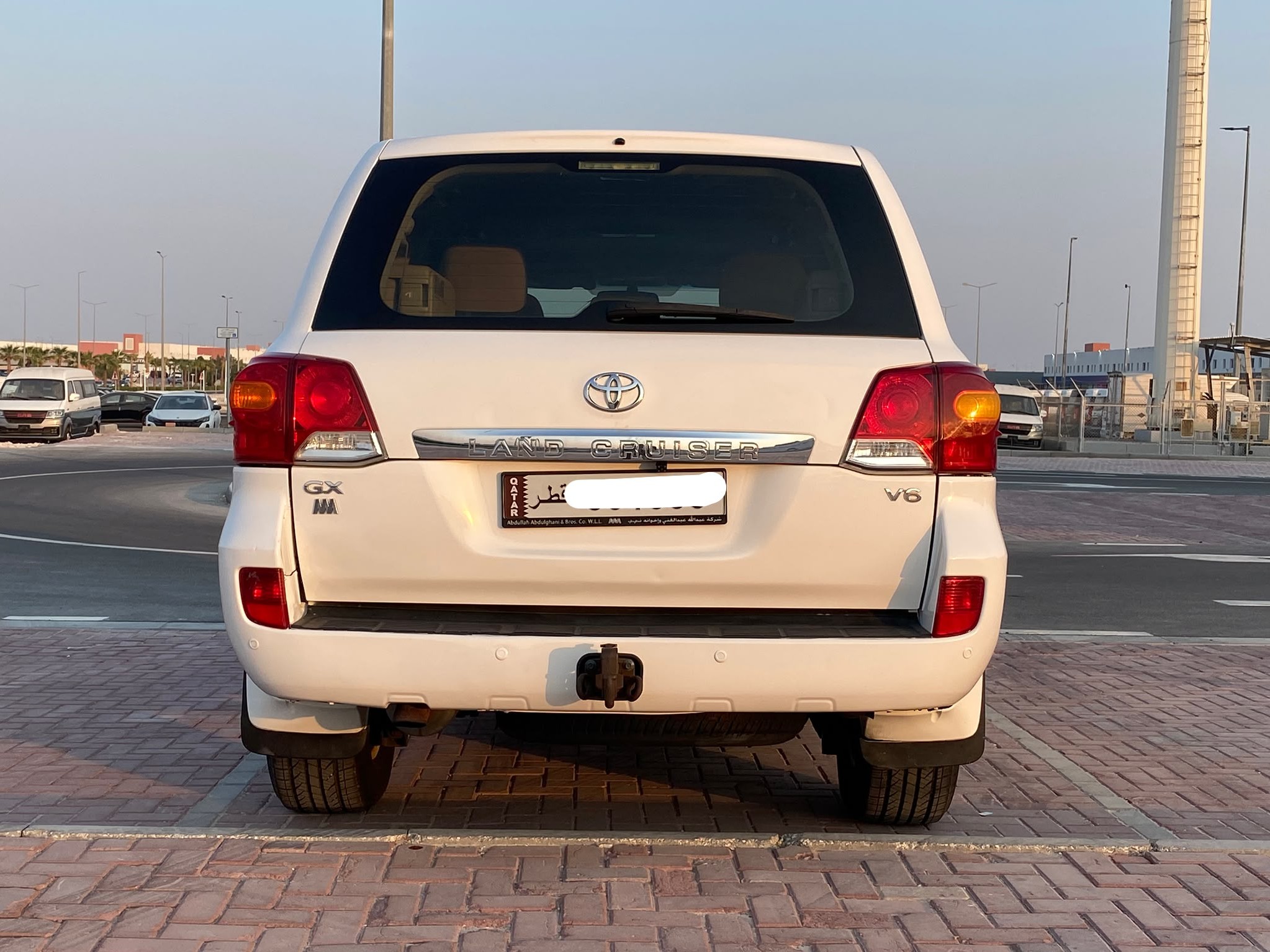 Toyota Land Cruiser GXR v8 2014 - Image 4