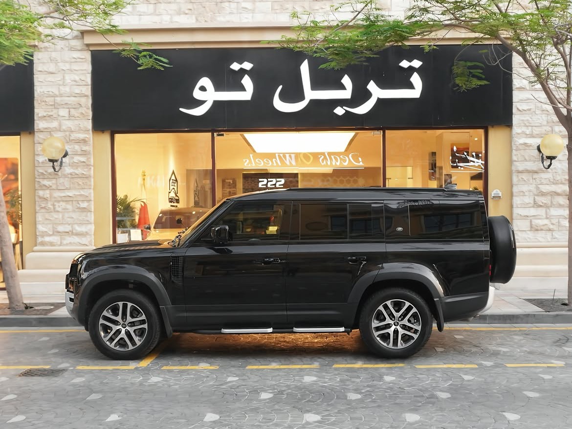 Land Rover Defender 130 3.0i6 SE 2023 - Image 3