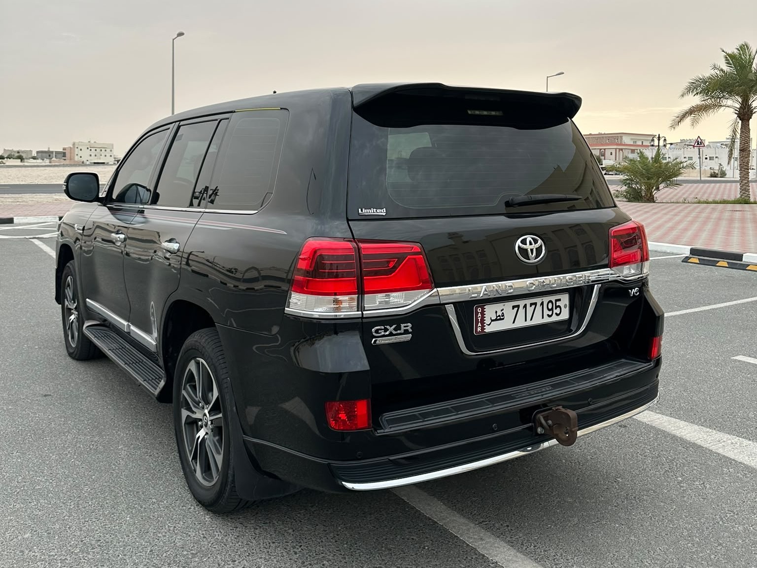 تويوتا لاند كروزر جي اكس ار v8 2020 - Image 3