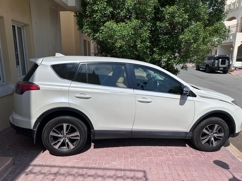 Toyota RAV4 2017 - Image 4