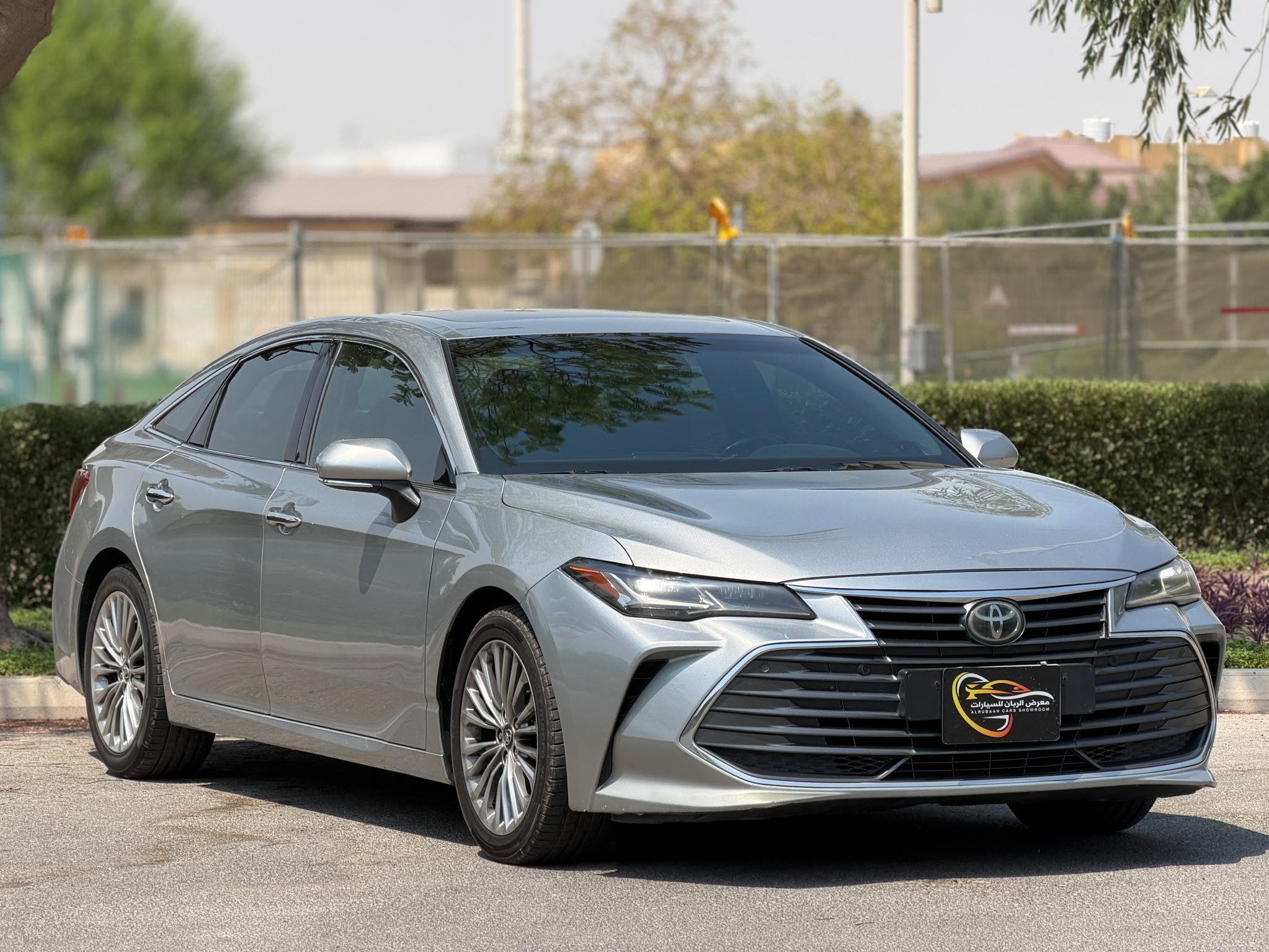 Toyota Avalon Limited 2019 - Image 1