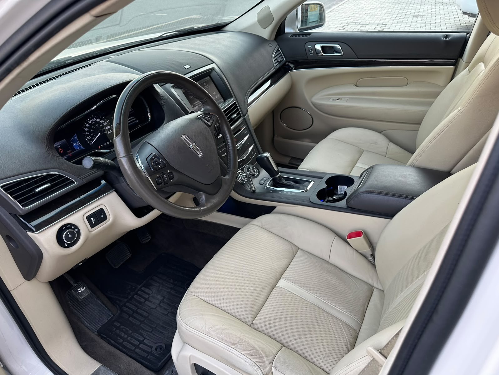 Lincoln MKT 2016 - Image 4