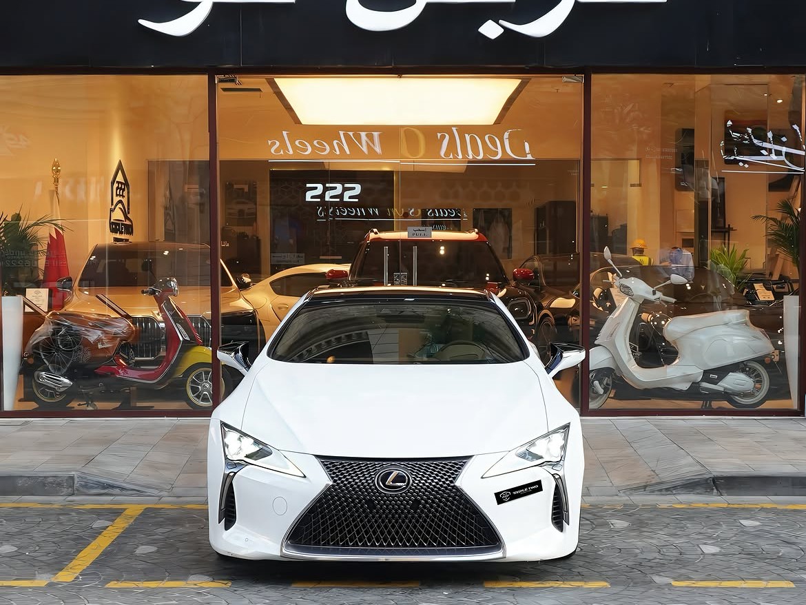 Lexus LC 500 2017 - Image 2