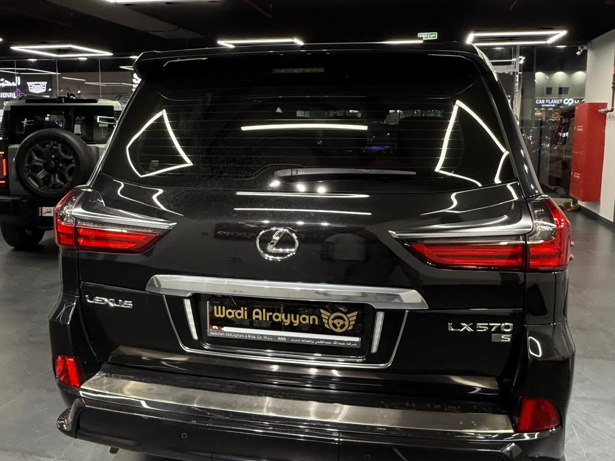 Lexus LX 570 S Black Edition 2020 - Image 4
