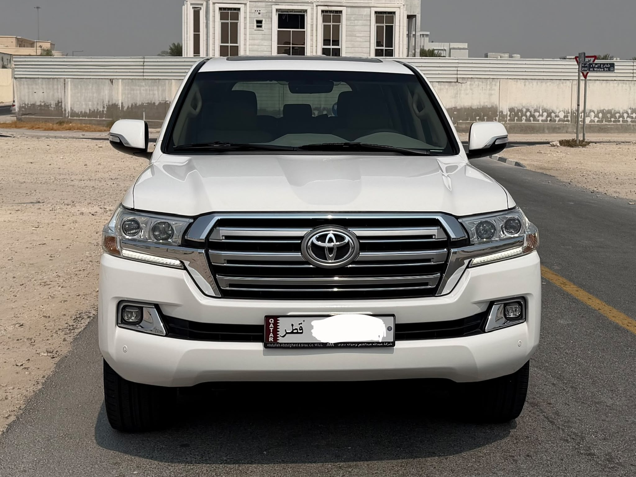 Toyota Land Cruiser GXR v6 2017 - Image 2