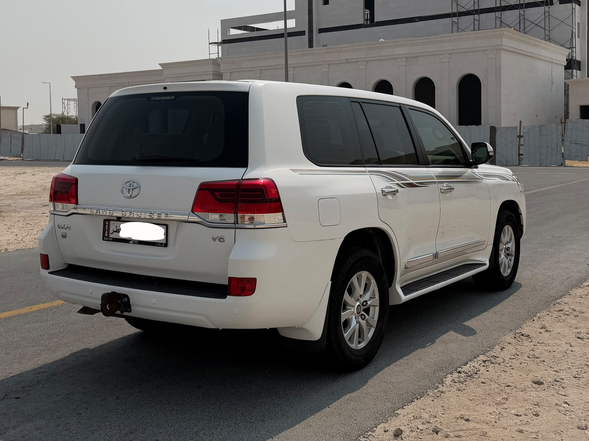 Toyota Land Cruiser GXR v6 2017 - Image 4