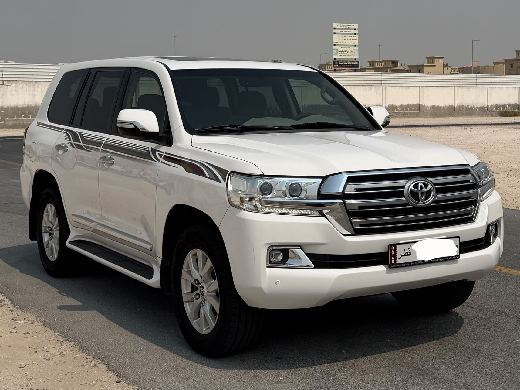 Toyota Land Cruiser GXR v6 2017 - Image 1