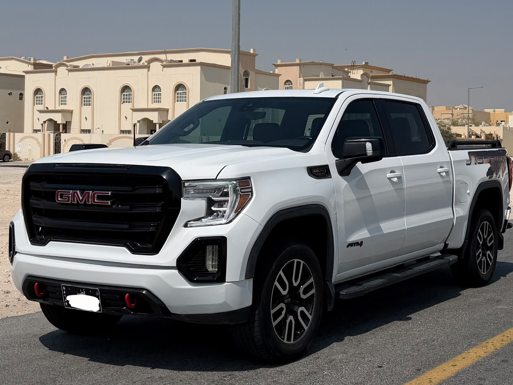GMC Sierra AT4 2019 - Image 3