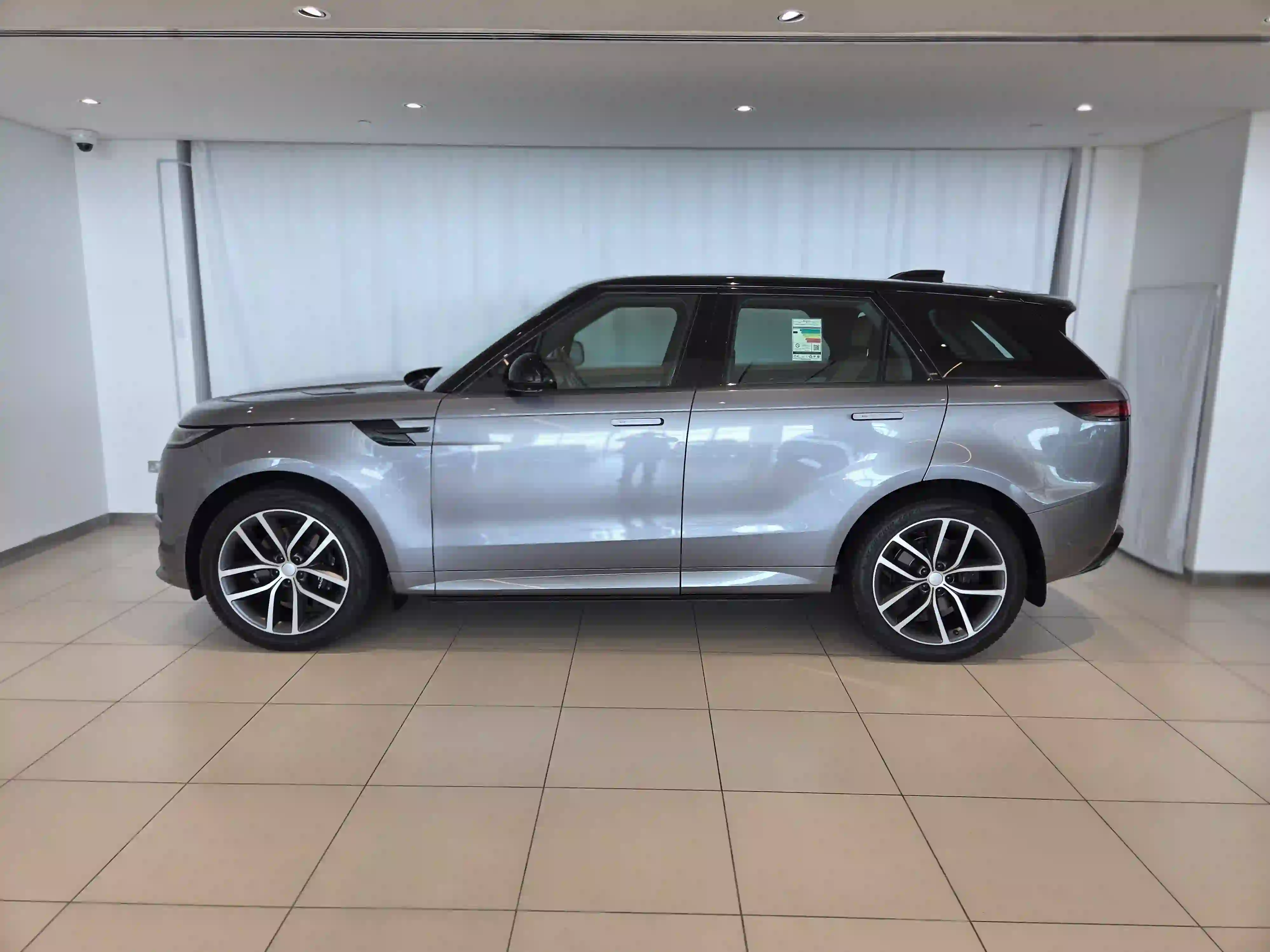 Land Rover Range Rover Sport 3.0i6 Dynamic SE 2024 - Image 3