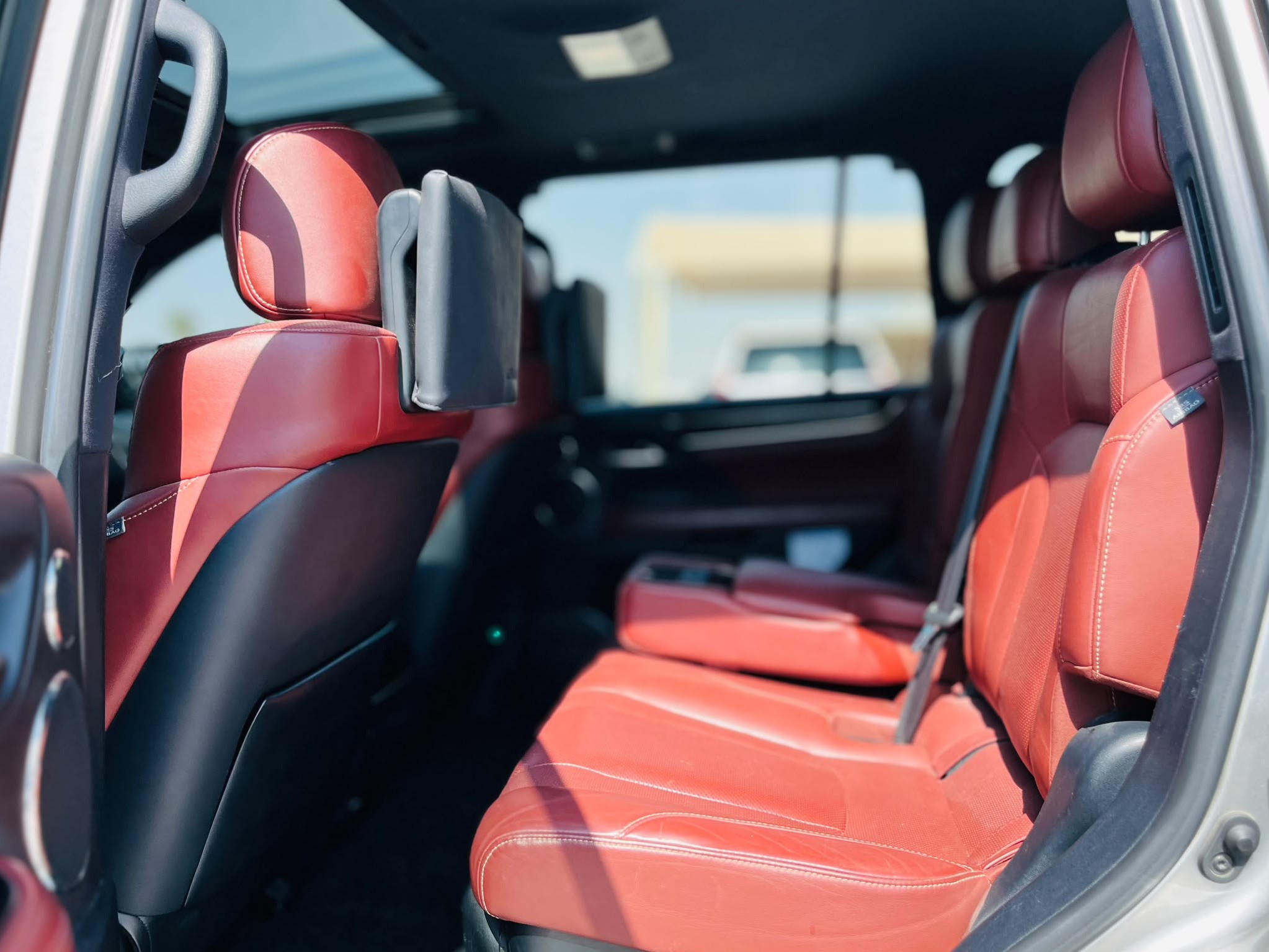 Lexus LX 570 S 2018 - Image 4