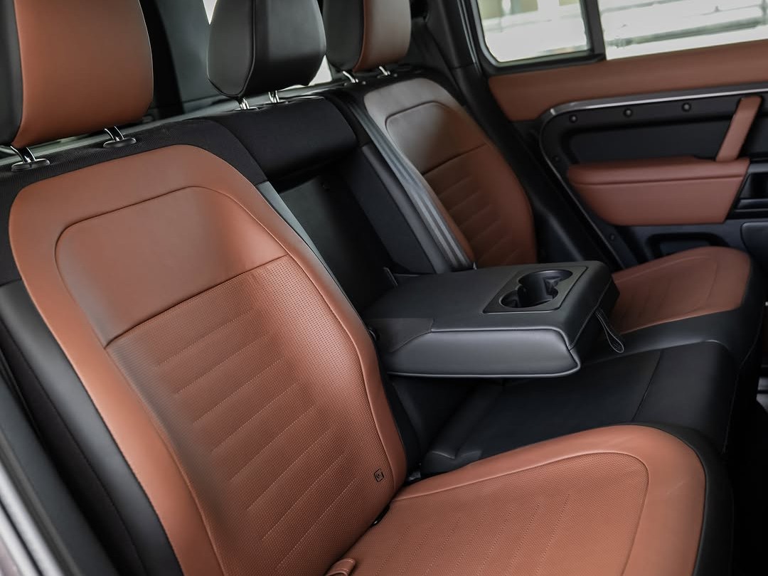 Land Rover Defender OCTA 2025 - Image 3