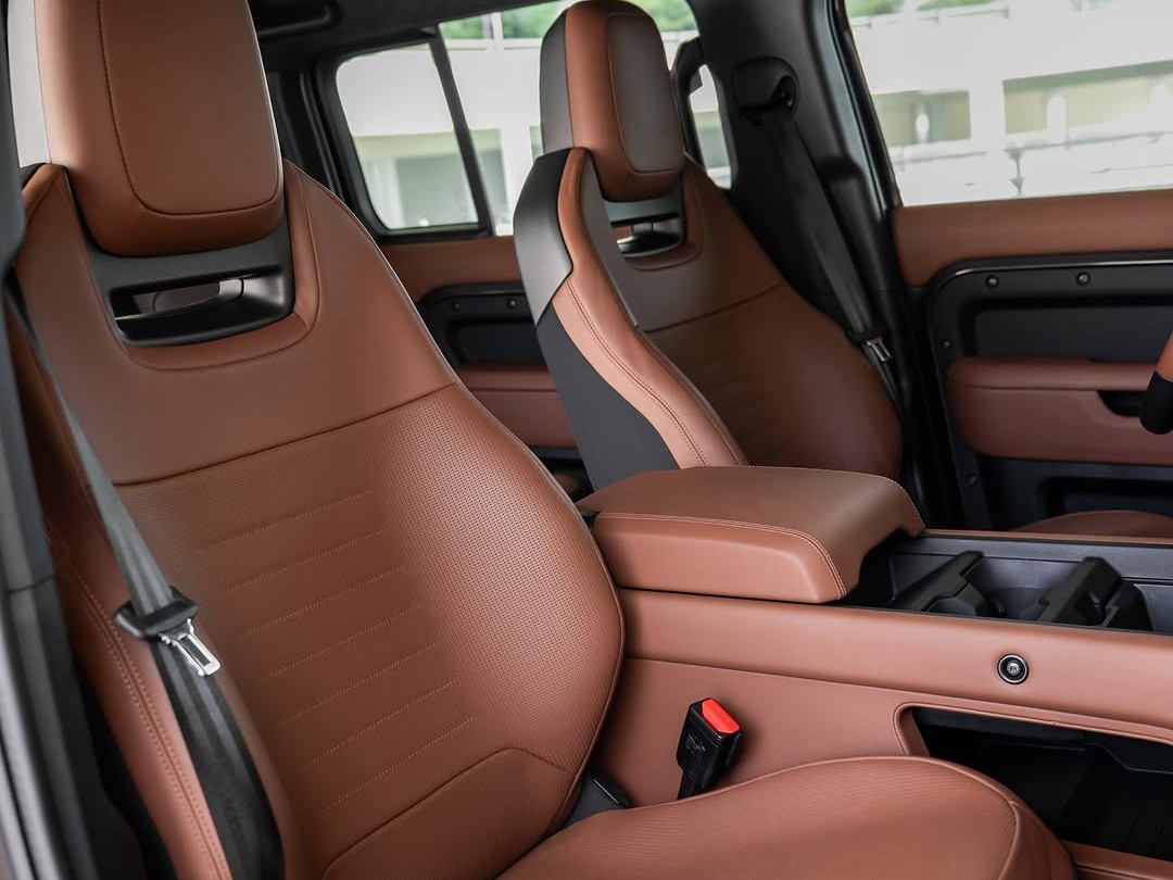 Land Rover Defender OCTA 2025 - Image 4