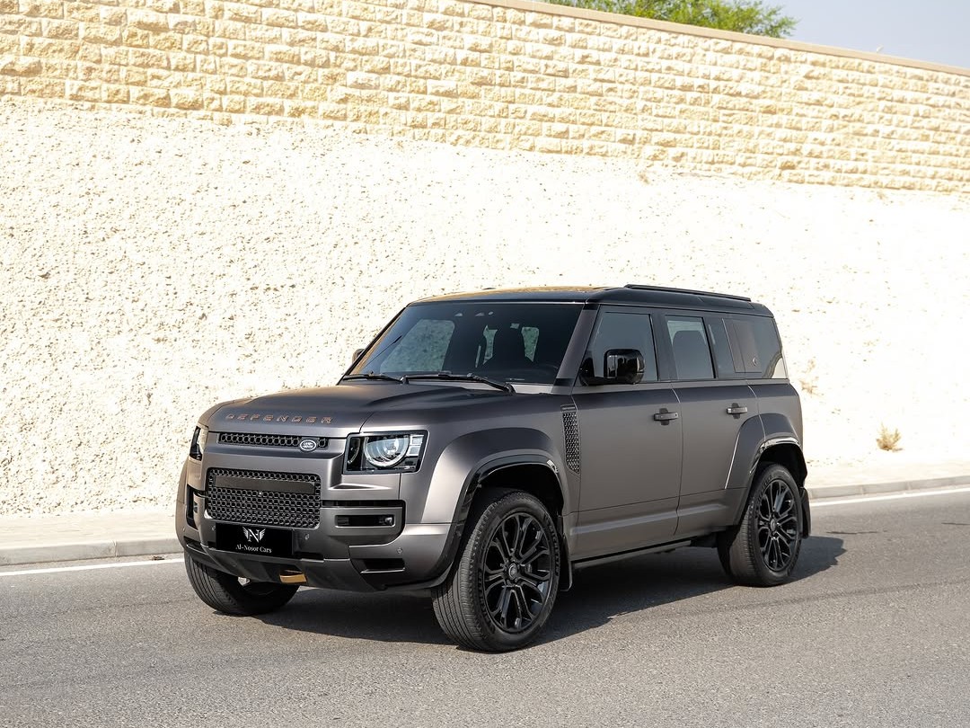 Land Rover Defender OCTA 2025 - Image 1