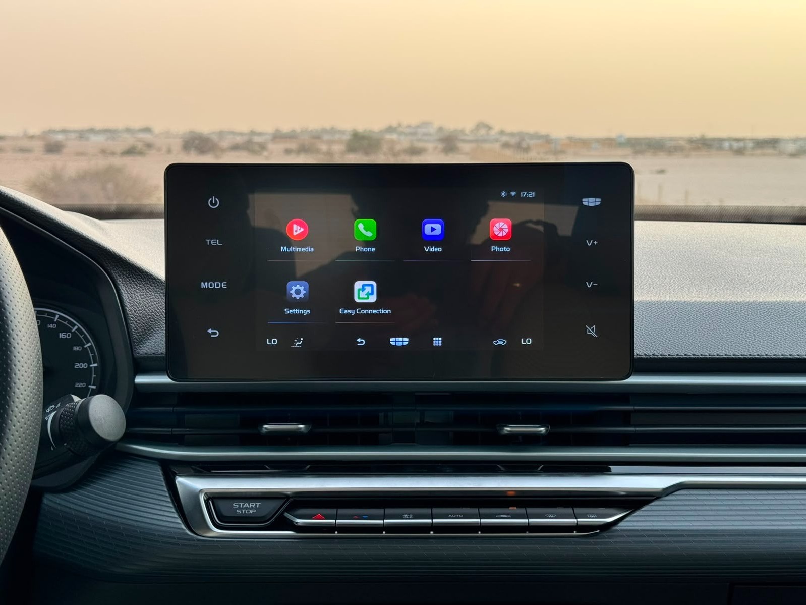 Geely  Emgrand 2025 - Image 2