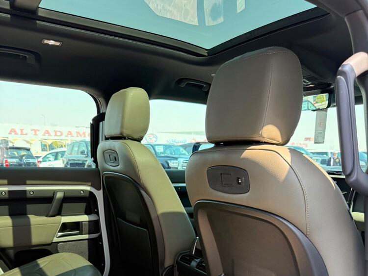 Land Rover Defender 110 SE 2022 - Image 2