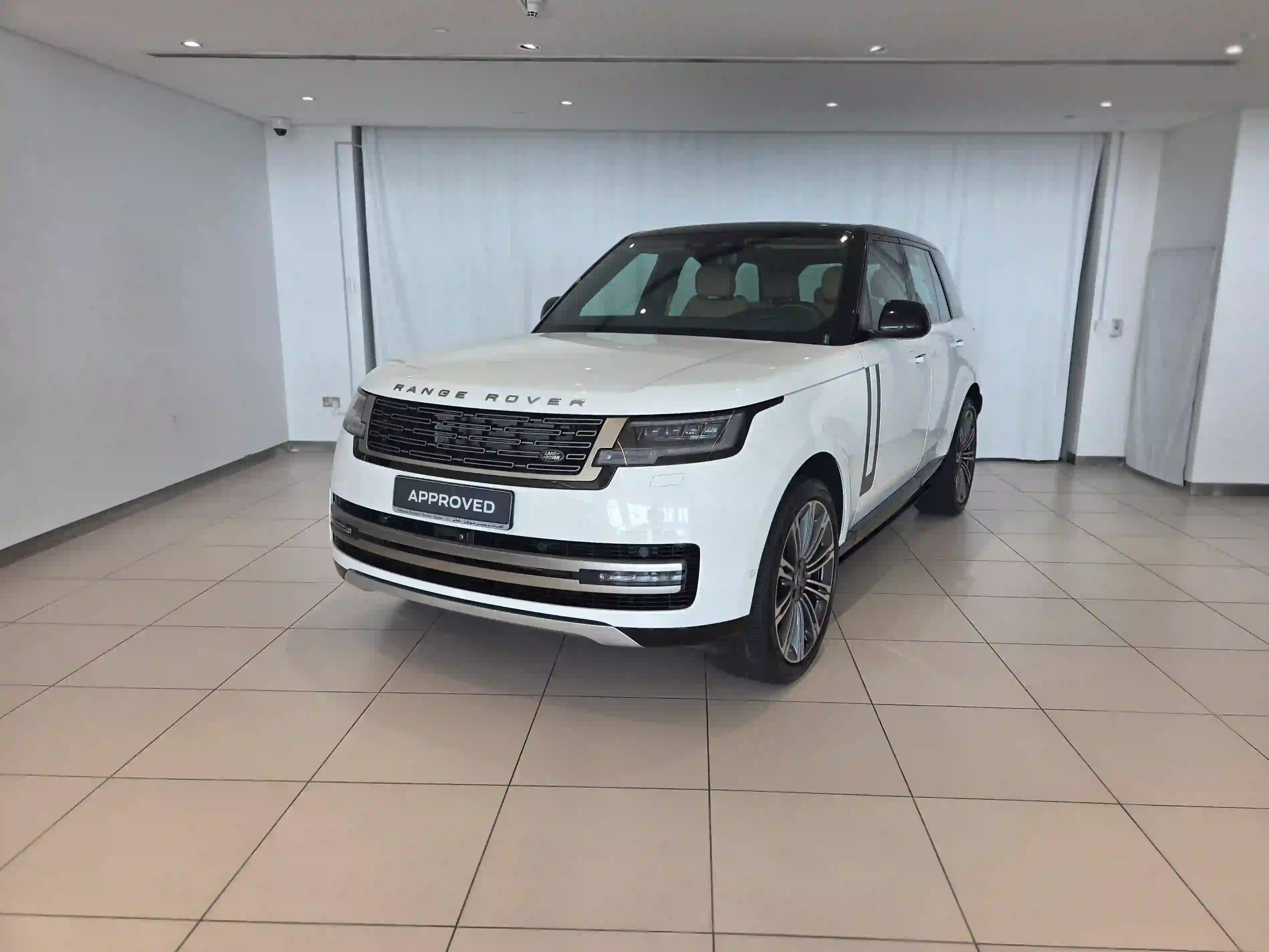 Land Rover Range Rover 4.4 V8 HSE 2024 - Image 1