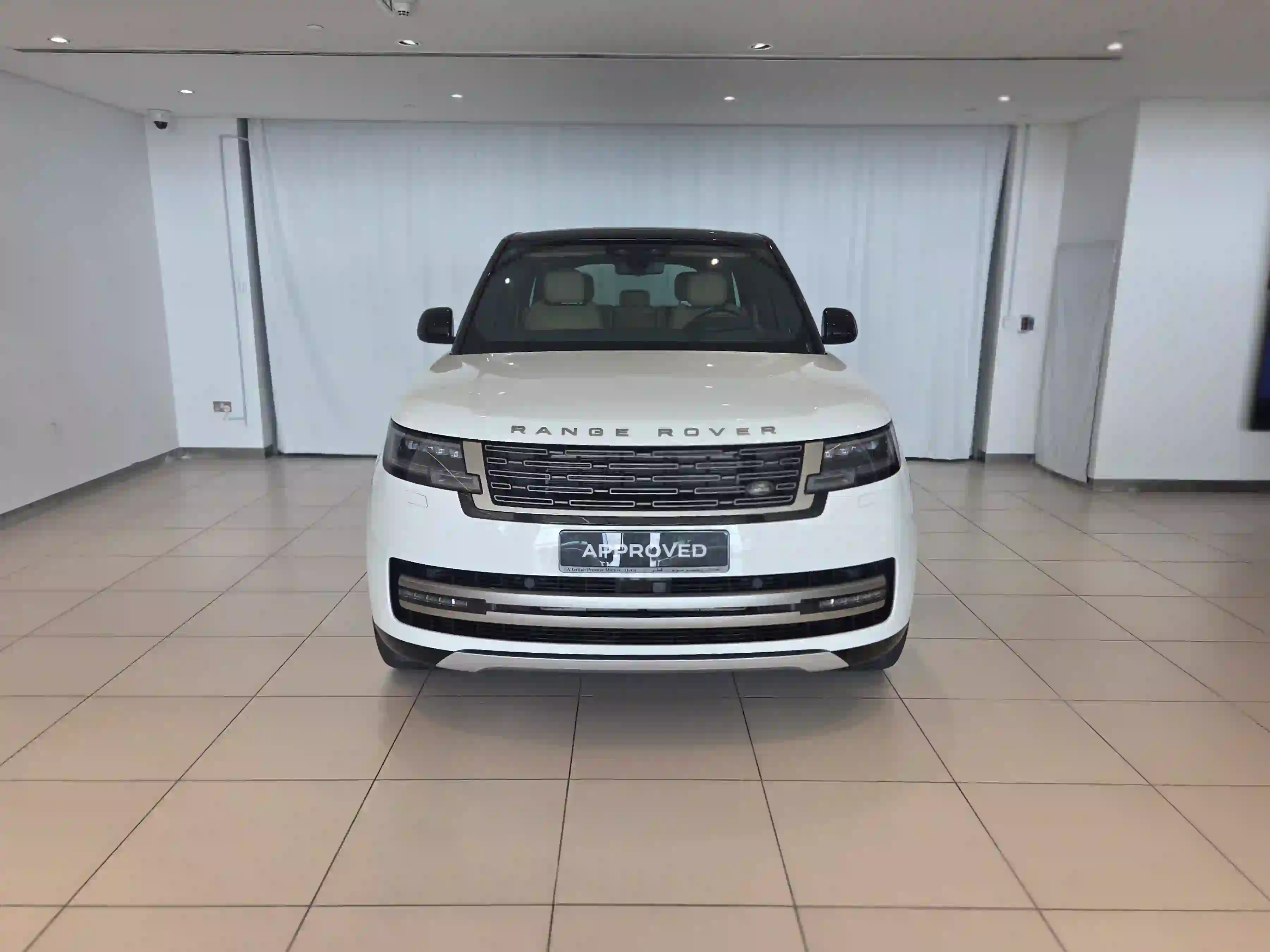 Land Rover Range Rover 4.4 V8 HSE 2024 - Image 4